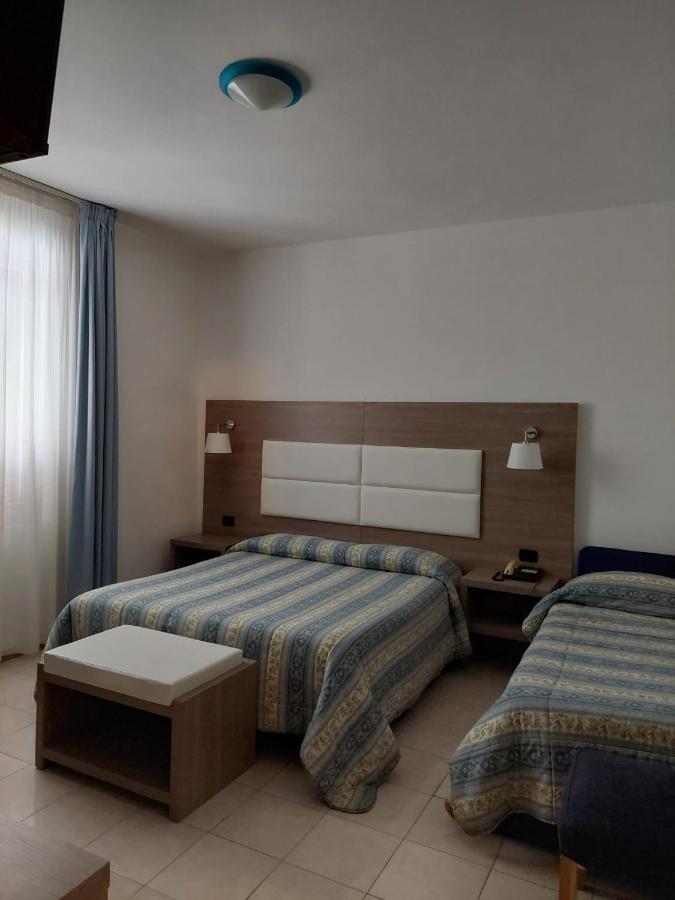 Hotel Patrizia Marina di Massa Eksteriør billede