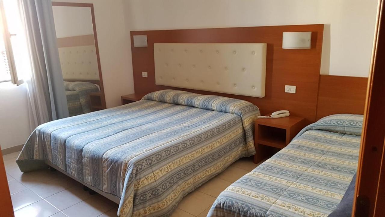 Hotel Patrizia Marina di Massa Eksteriør billede