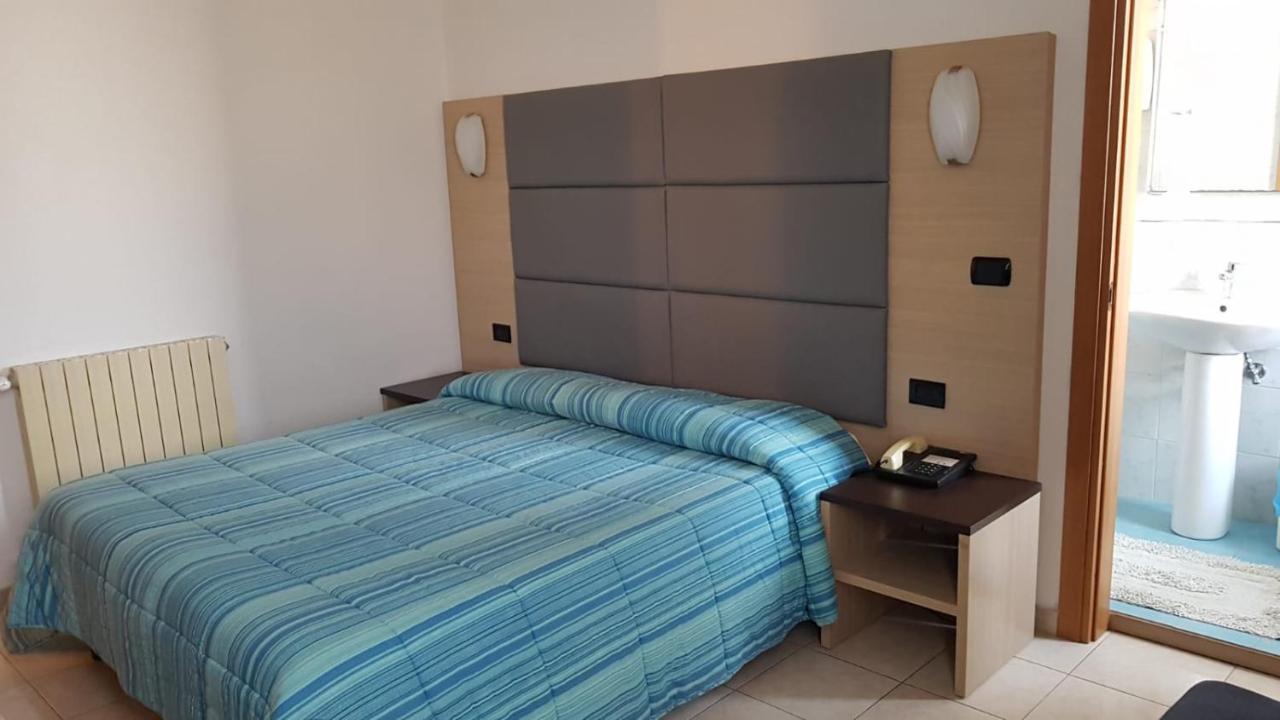 Hotel Patrizia Marina di Massa Eksteriør billede