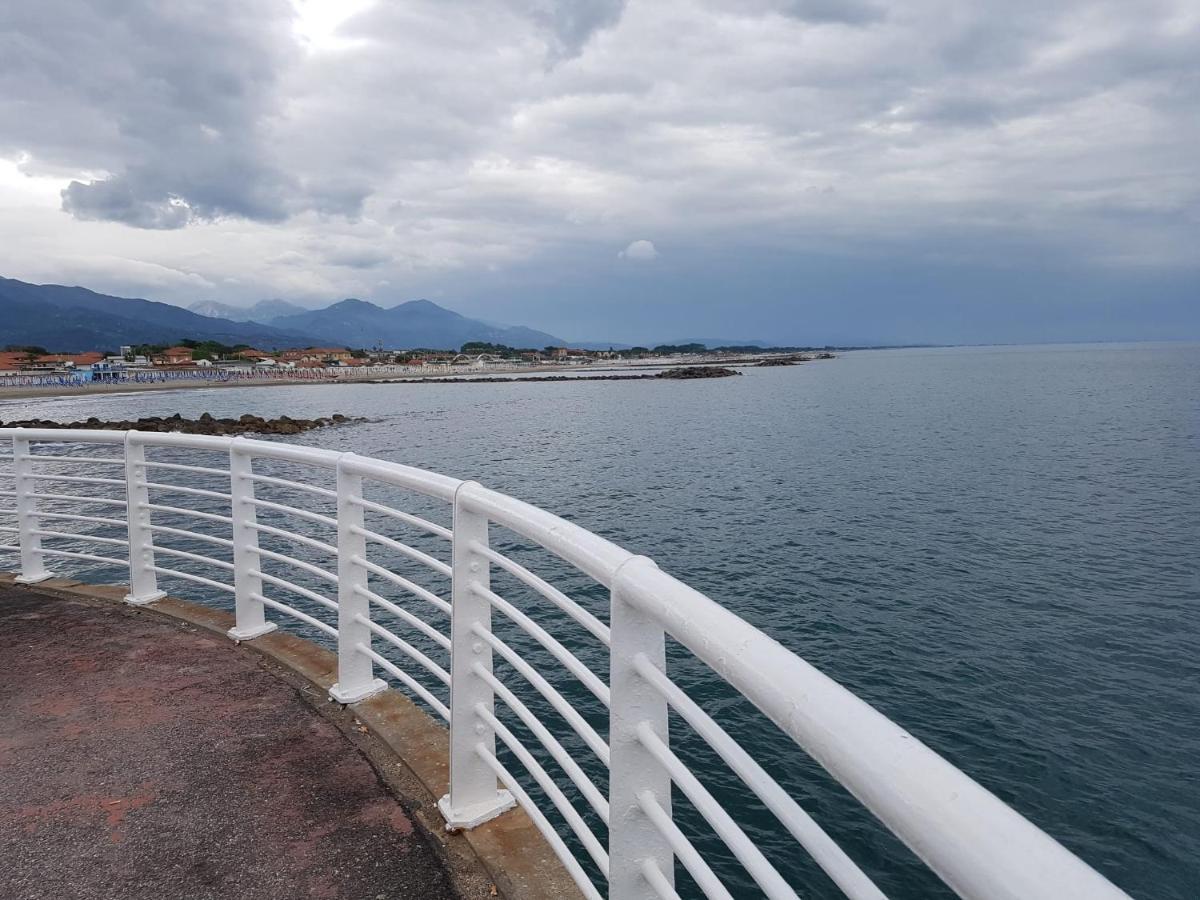 Hotel Patrizia Marina di Massa Eksteriør billede