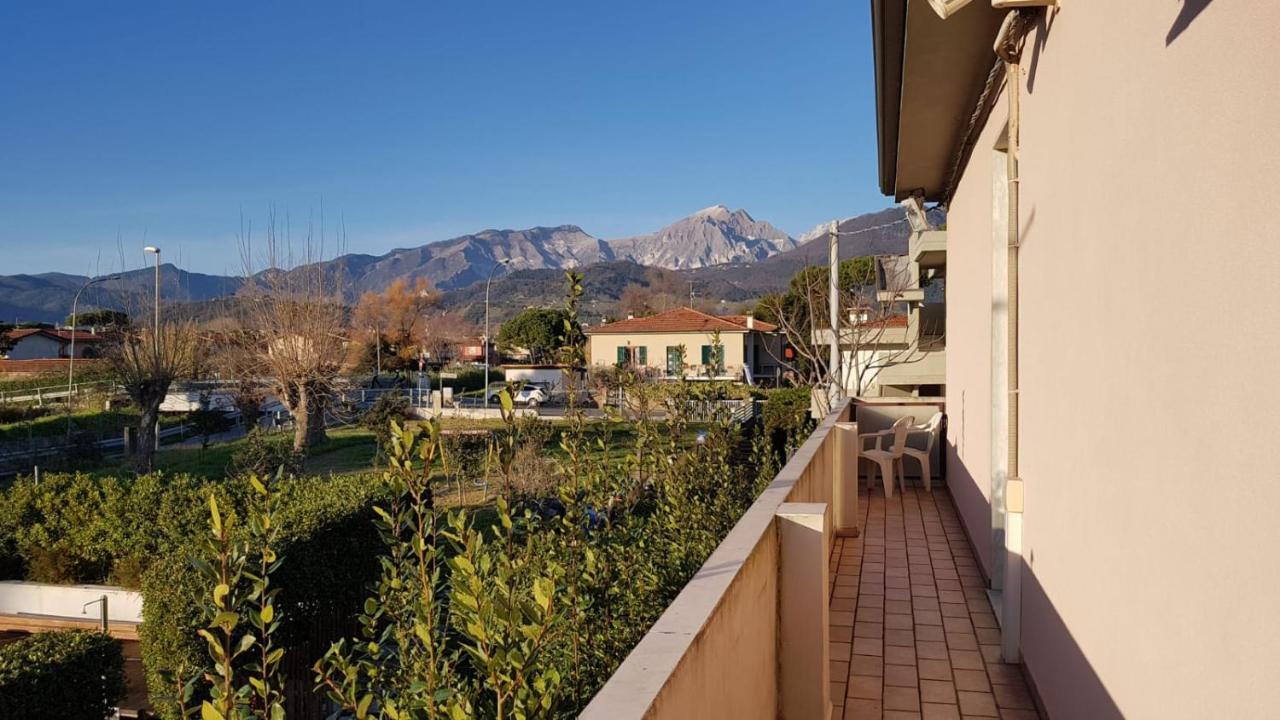 Hotel Patrizia Marina di Massa Eksteriør billede